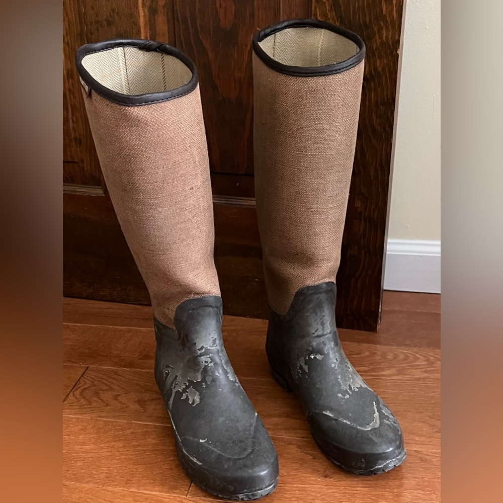 Women’s VINTAGE HUNTER RIDING BOOTS TALL SIZE 37. tweed upper. rubber boot